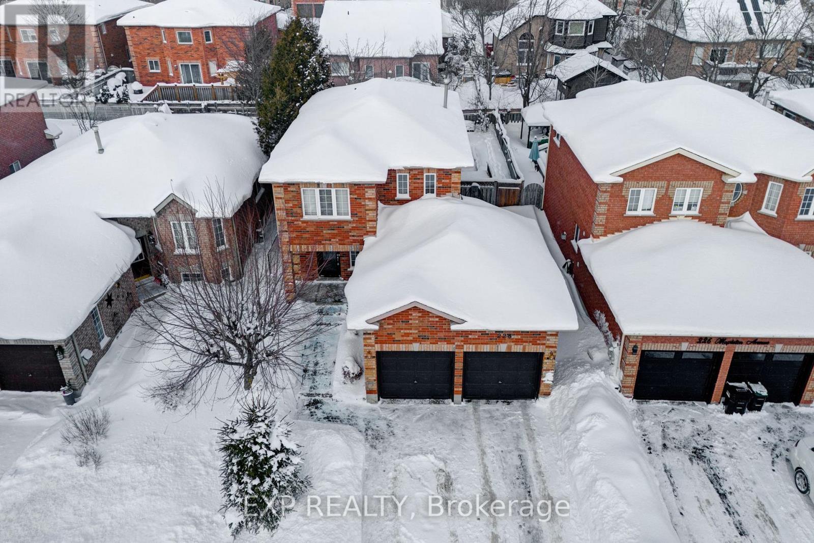 228 Mapleton Avenue S, Barrie (Holly), Ontario  L4N 8T3 - Photo 1 - S12739456