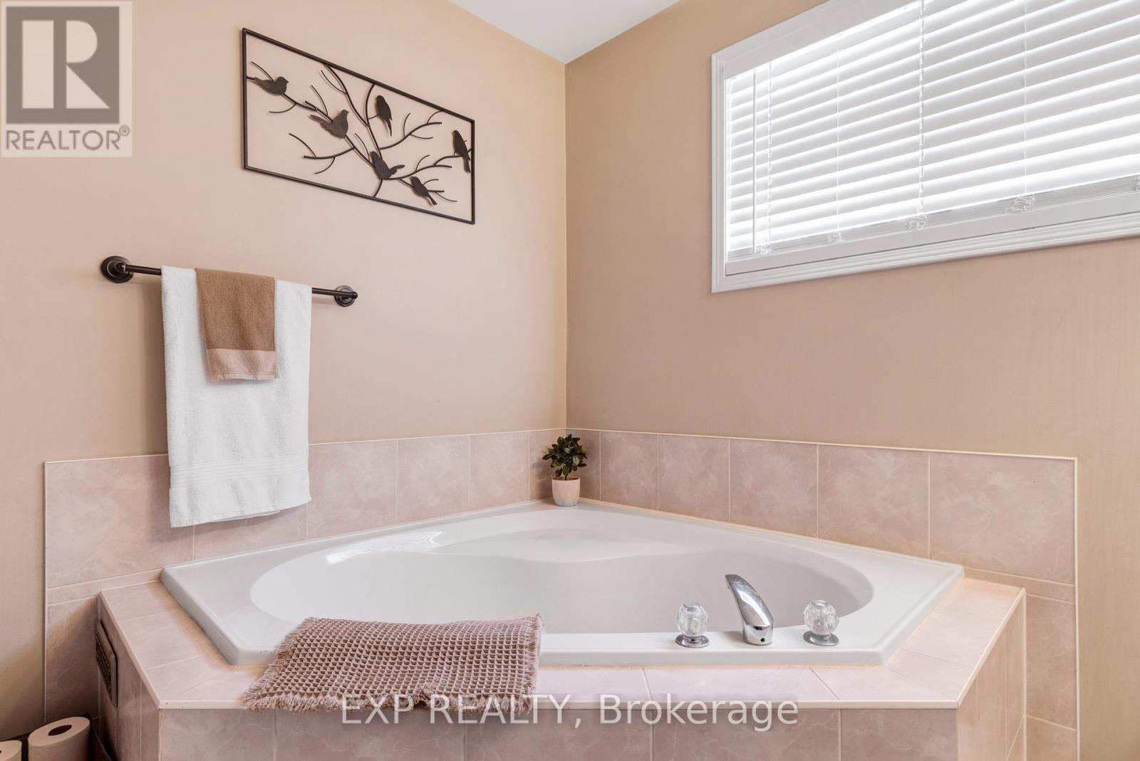 228 Mapleton Avenue S, Barrie (Holly), Ontario  L4N 8T3 - Photo 23 - S12739456