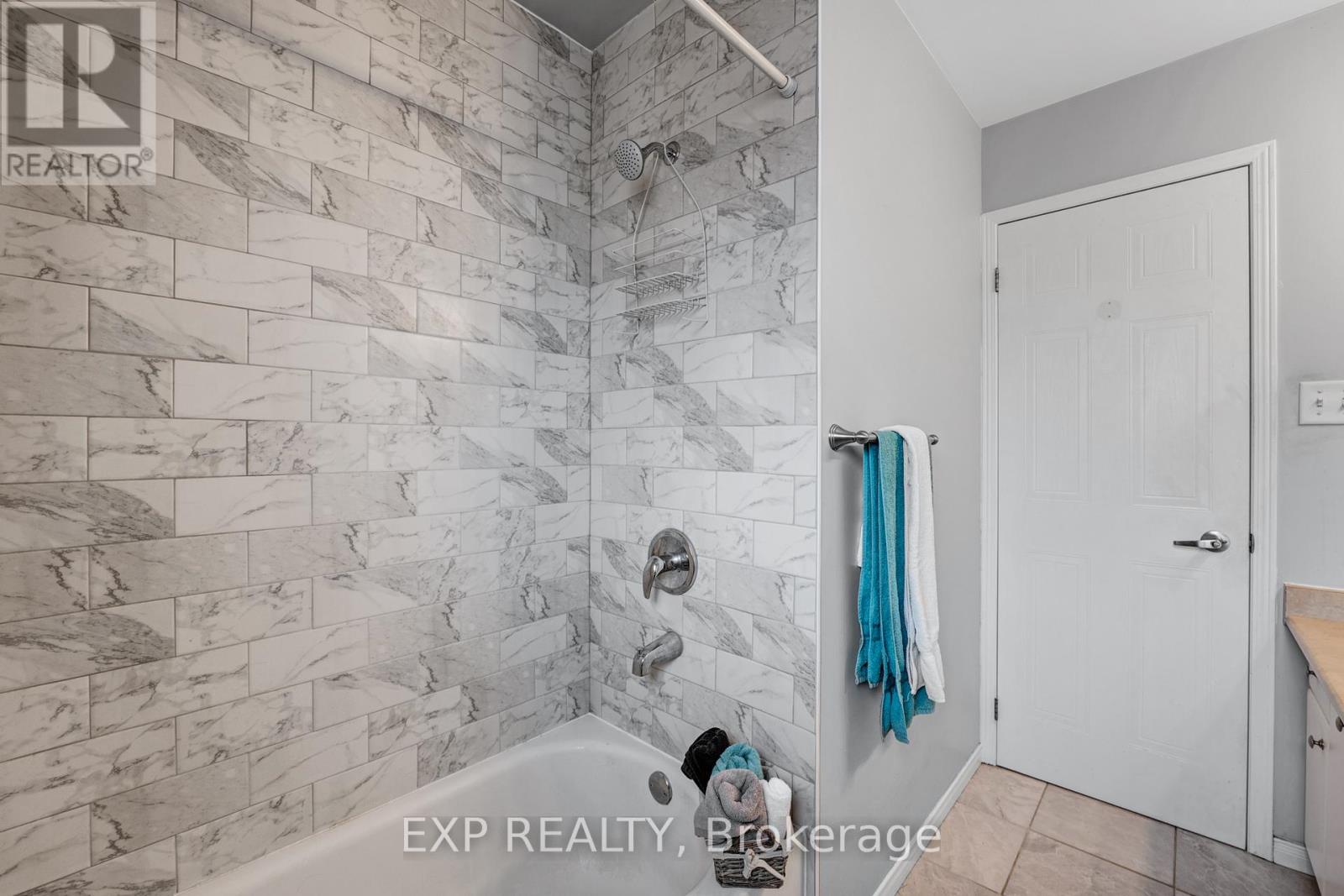 228 Mapleton Avenue S, Barrie (Holly), Ontario  L4N 8T3 - Photo 27 - S12739456