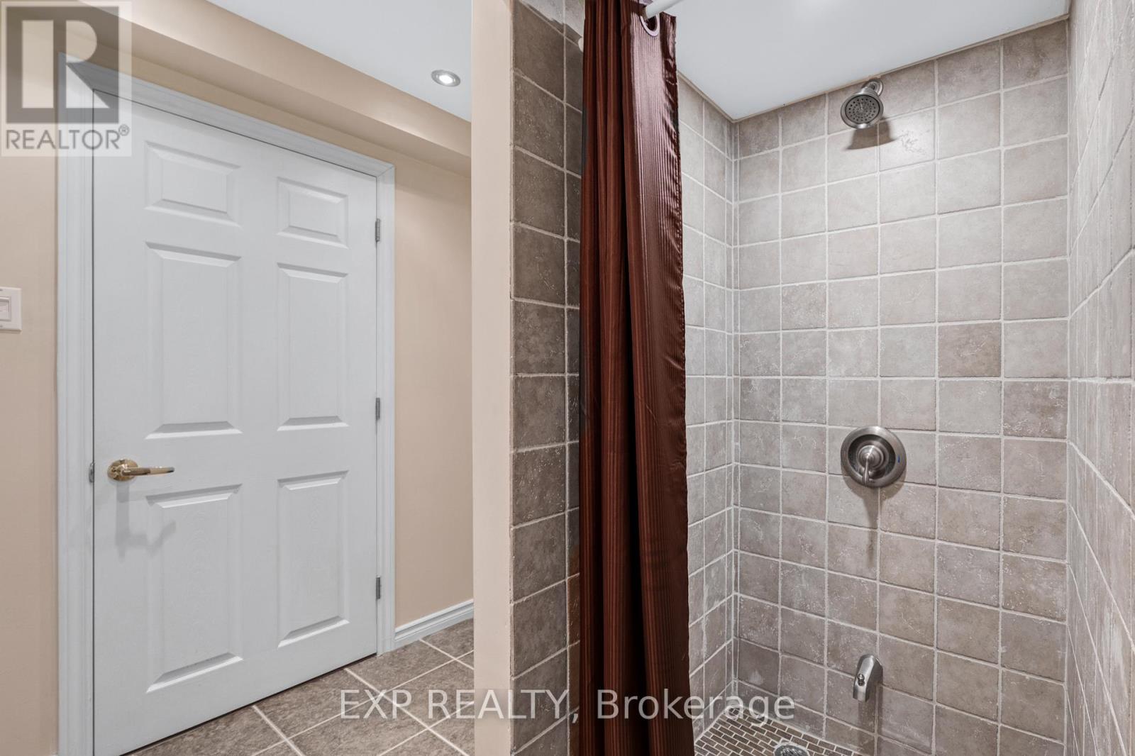 228 Mapleton Avenue S, Barrie (Holly), Ontario  L4N 8T3 - Photo 35 - S12739456