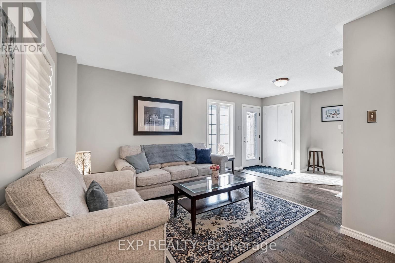 228 Mapleton Avenue S, Barrie (Holly), Ontario  L4N 8T3 - Photo 6 - S12739456