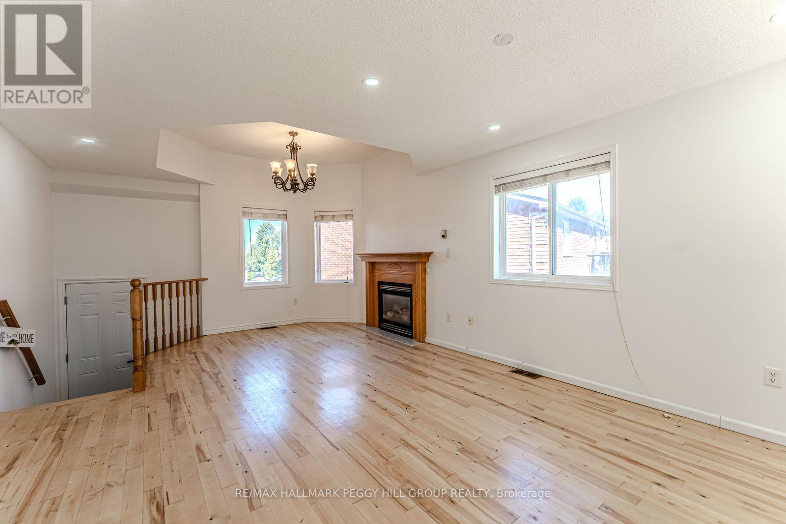 Upper - 9 Kestrel Court, Barrie, Ontario  L4M 6P6 - Photo 3 - S12739482