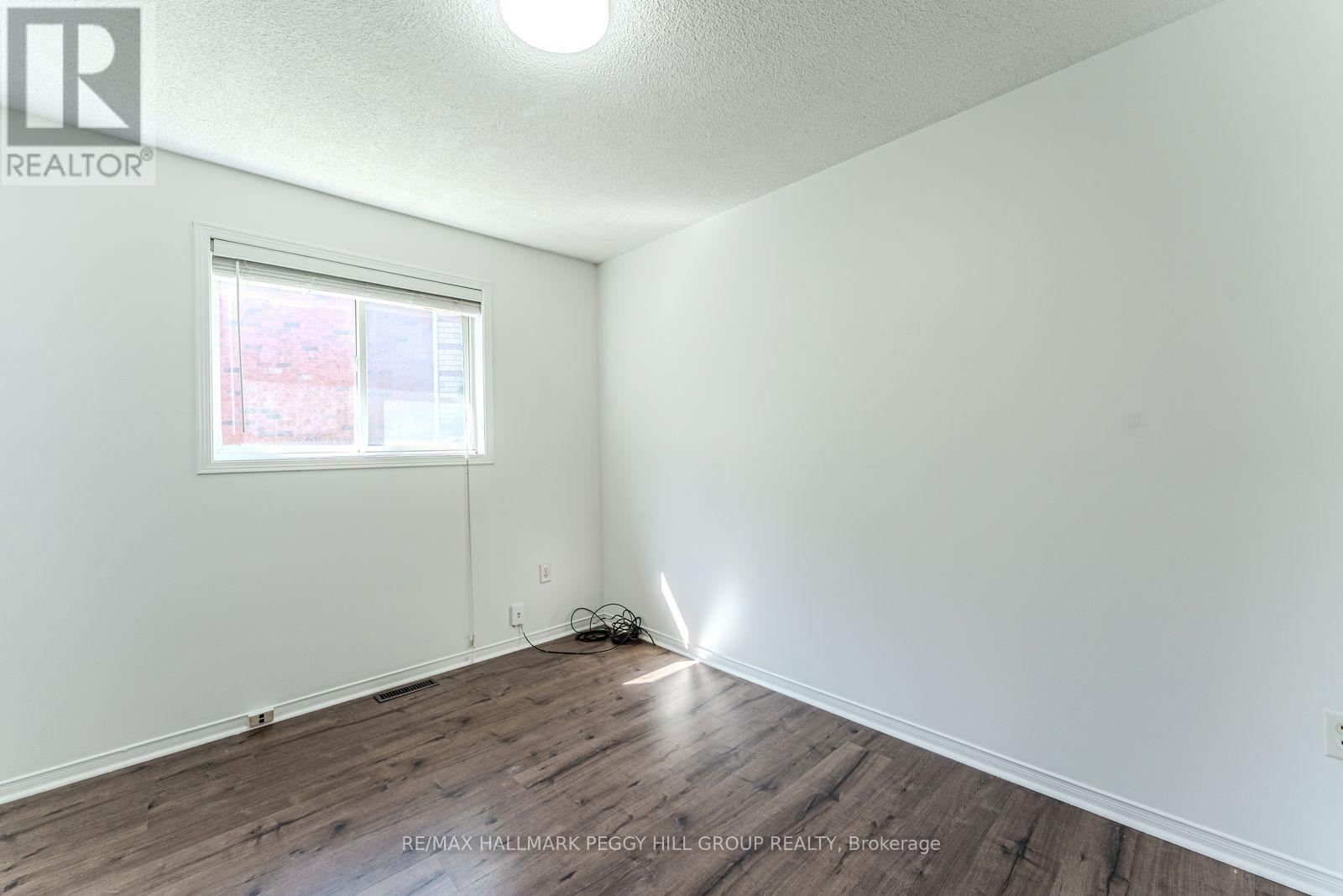 Upper - 9 Kestrel Court, Barrie, Ontario  L4M 6P6 - Photo 8 - S12739482