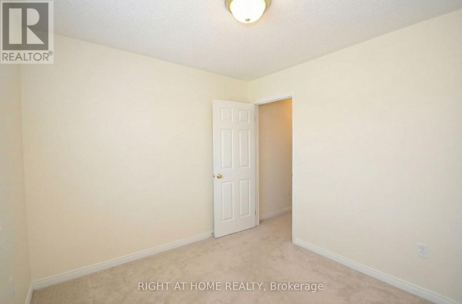 1628 Stover Crescent, Milton, Ontario  L9T 5N4 - Photo 7 - W12510942