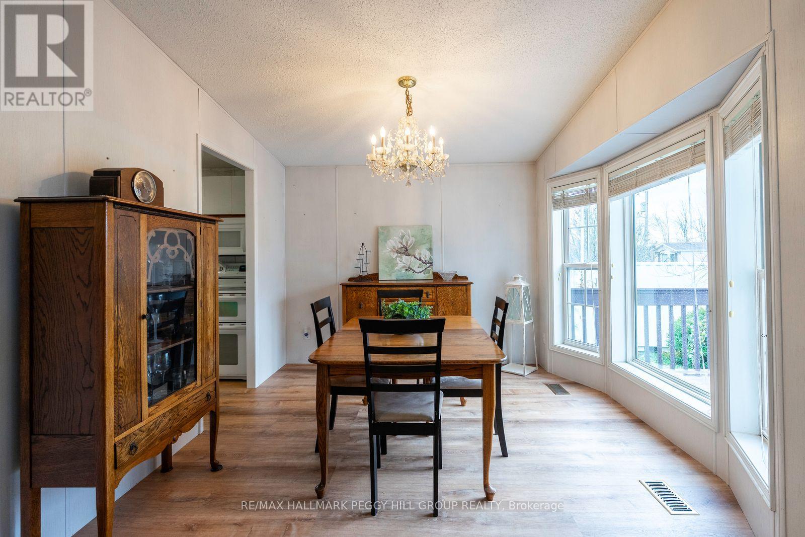 30 Jane Street, Oro-Medonte, Ontario  L3V 0P9 - Photo 5 - S12653358