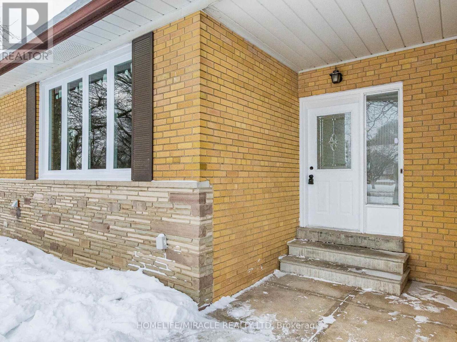 36 Mclaughlin Road N, Brampton, Ontario  L6X 1Y5 - Photo 4 - W12738714