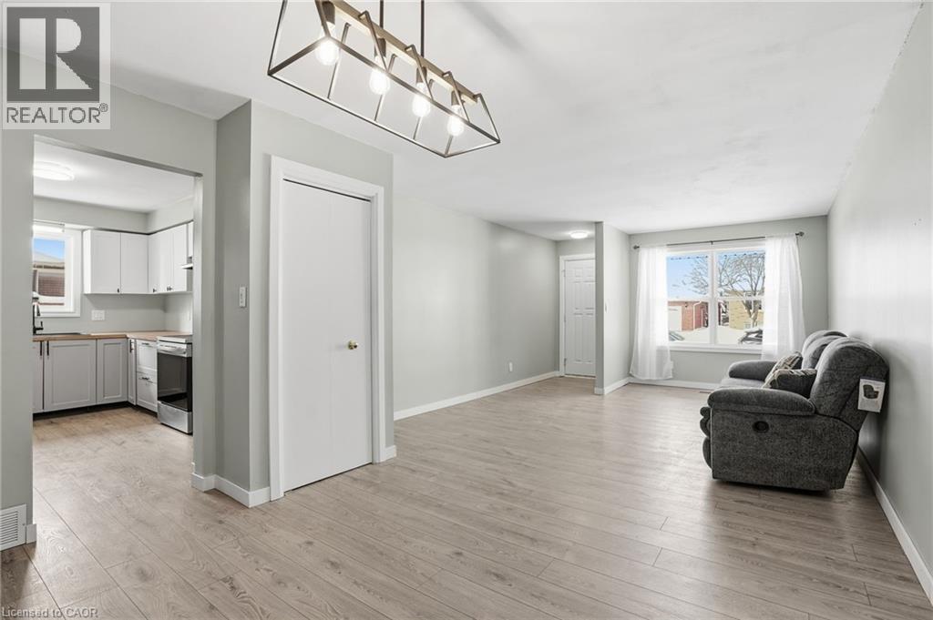 5880 Crimson Drive Unit# Main, Niagara Falls, Ontario  L2G 7T7 - Photo 5 - 40801608