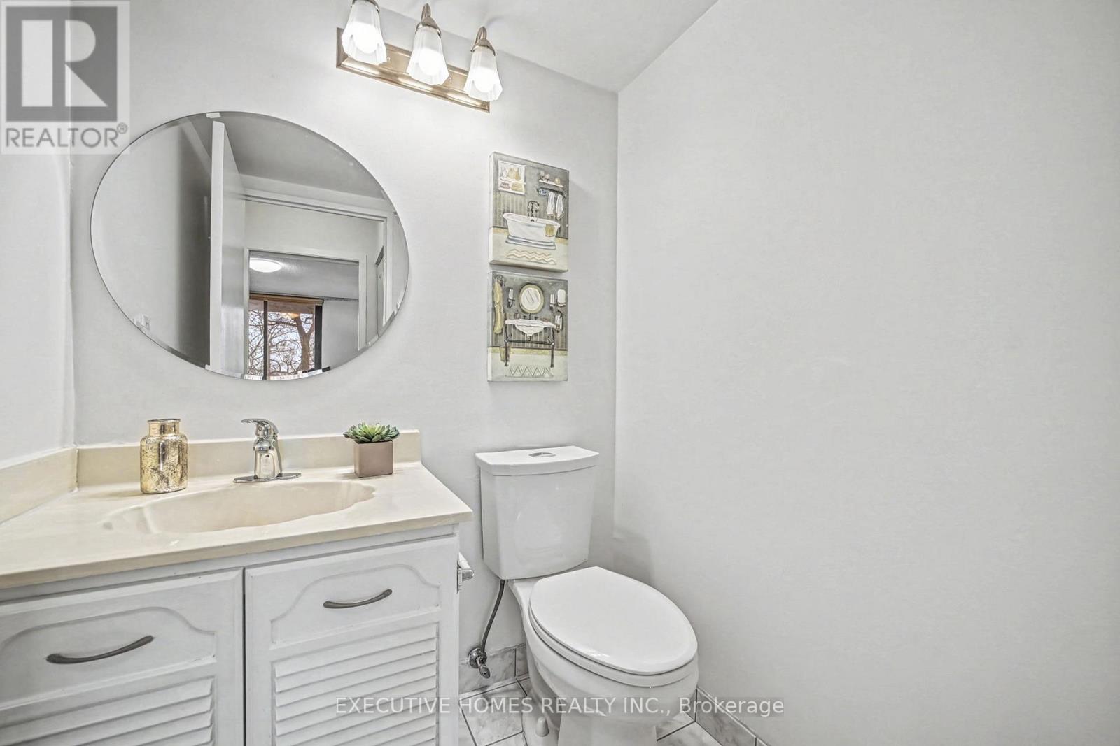 504 - 80 Quebec Avenue, Toronto, Ontario  M6P 4B7 - Photo 12 - W12739358