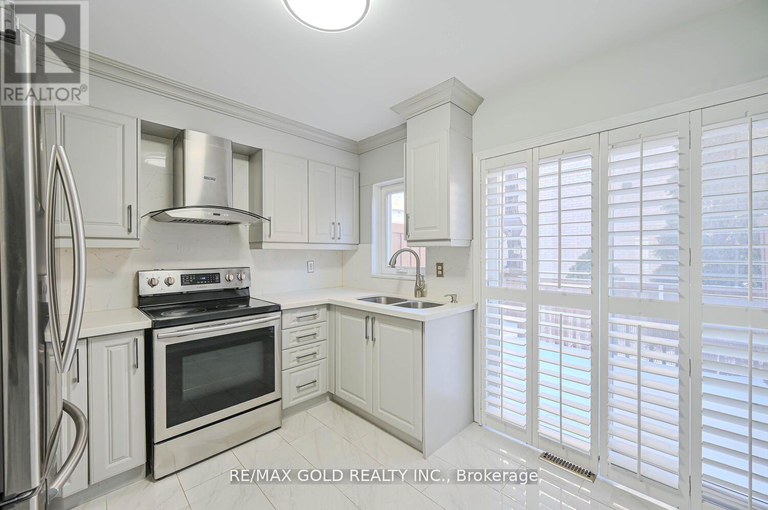 60 - 80 Strathaven Drive, Mississauga, Ontario  L5R 3V9 - Photo 8 - W12739398