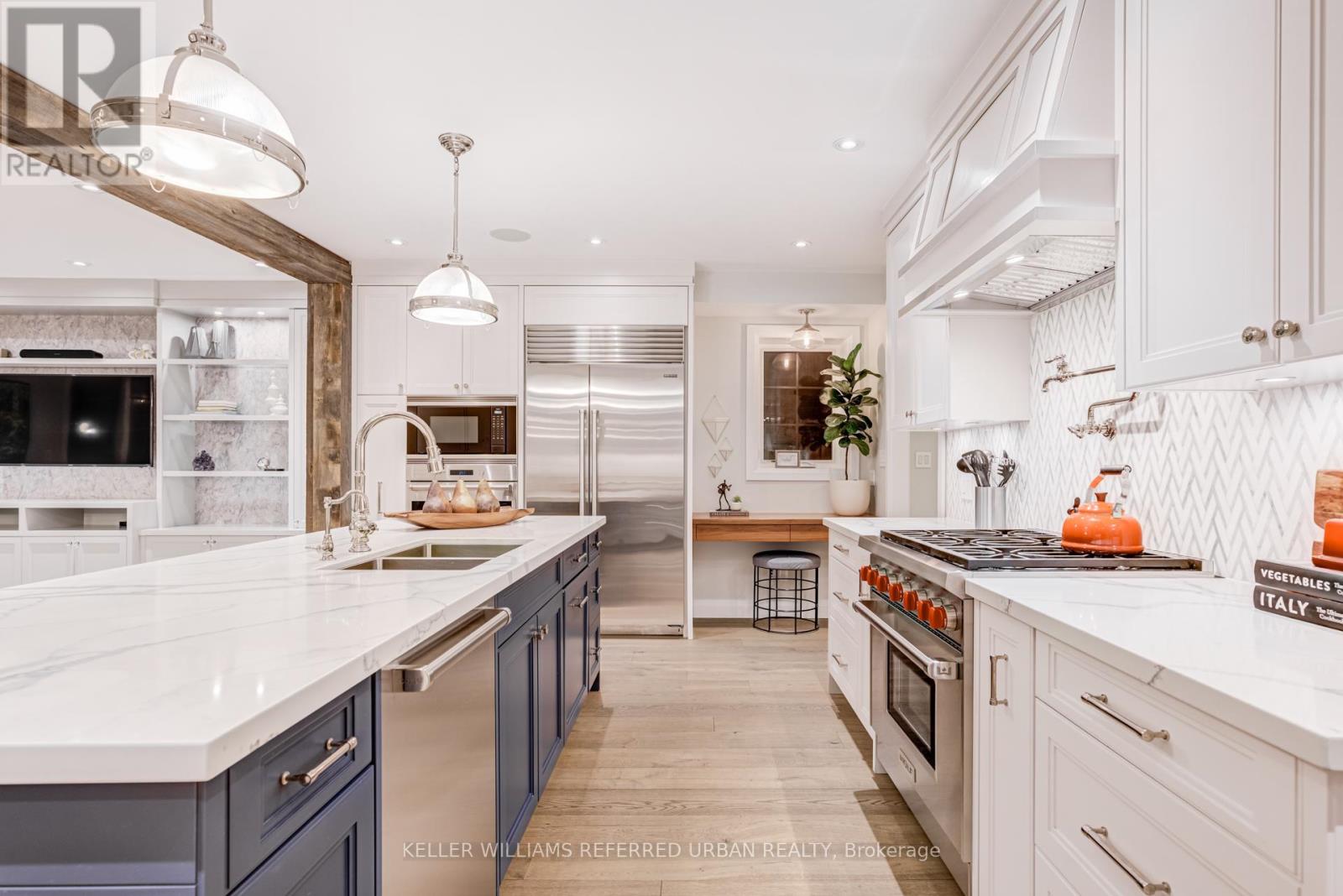 73 Armadale Avenue, Toronto, Ontario  M6S 3W9 - Photo 11 - W12739408