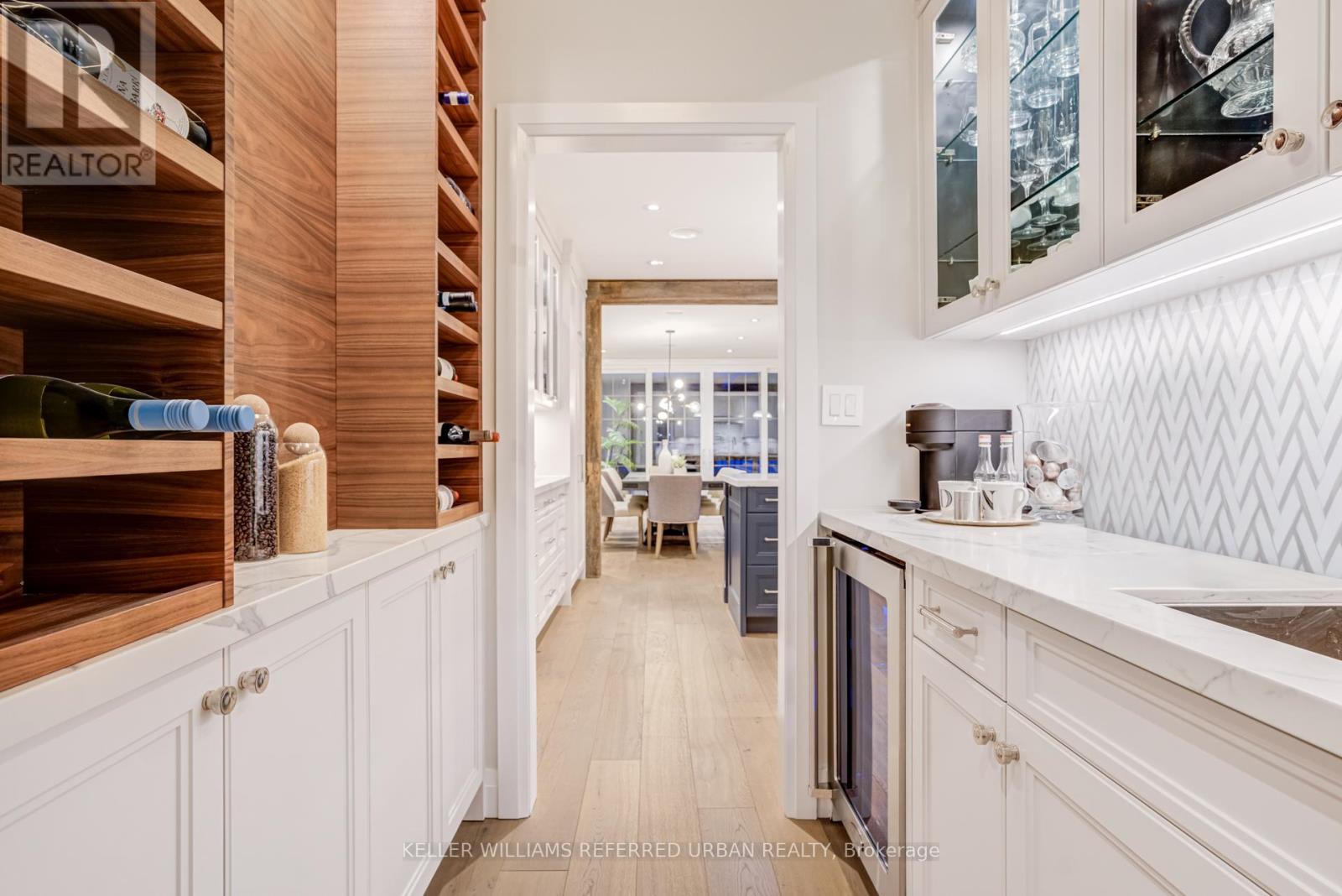 73 Armadale Avenue, Toronto, Ontario  M6S 3W9 - Photo 7 - W12739408