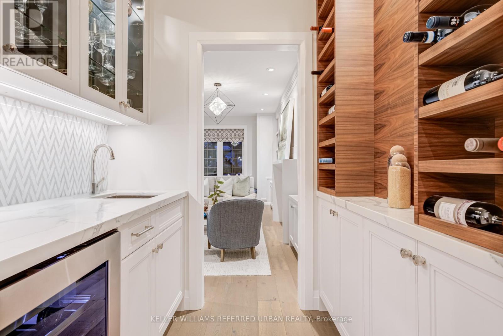 73 Armadale Avenue, Toronto, Ontario  M6S 3W9 - Photo 8 - W12739408