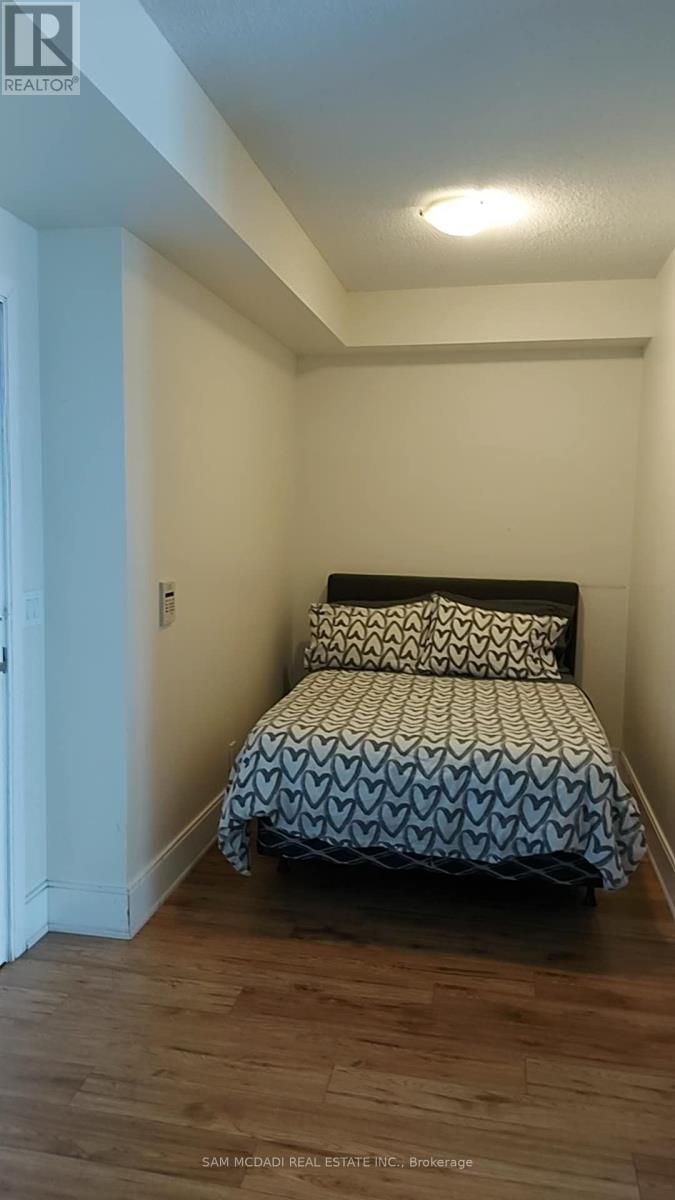 1905 - 330 Burnhamthorpe Road W, Mississauga, Ontario  L5B 0E1 - Photo 6 - W12739412