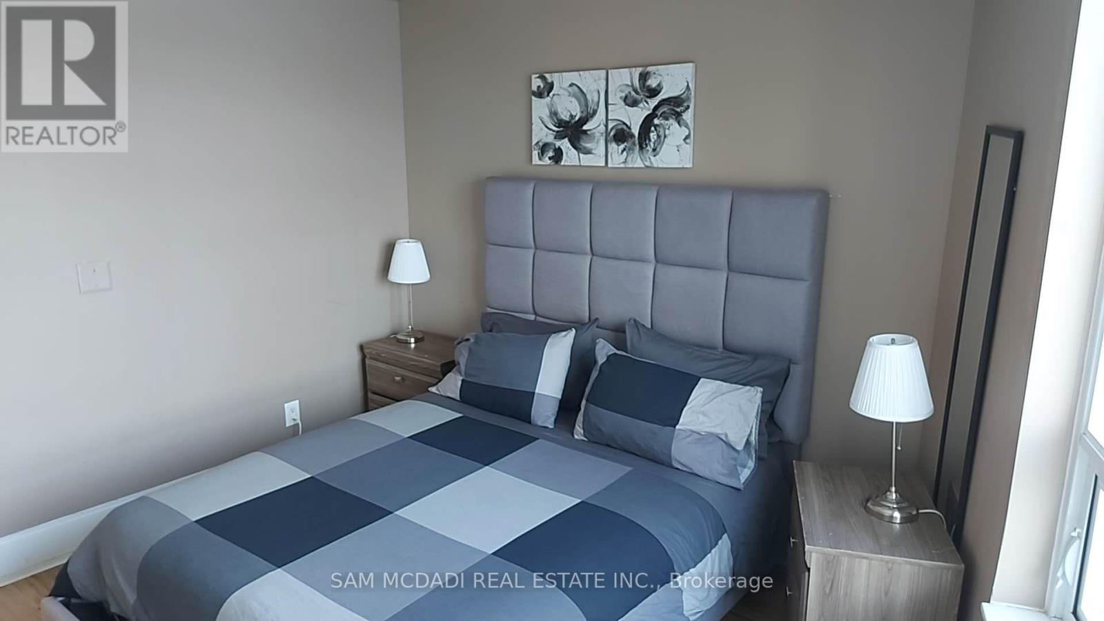 1905 - 330 Burnhamthorpe Road W, Mississauga, Ontario  L5B 0E1 - Photo 7 - W12739412