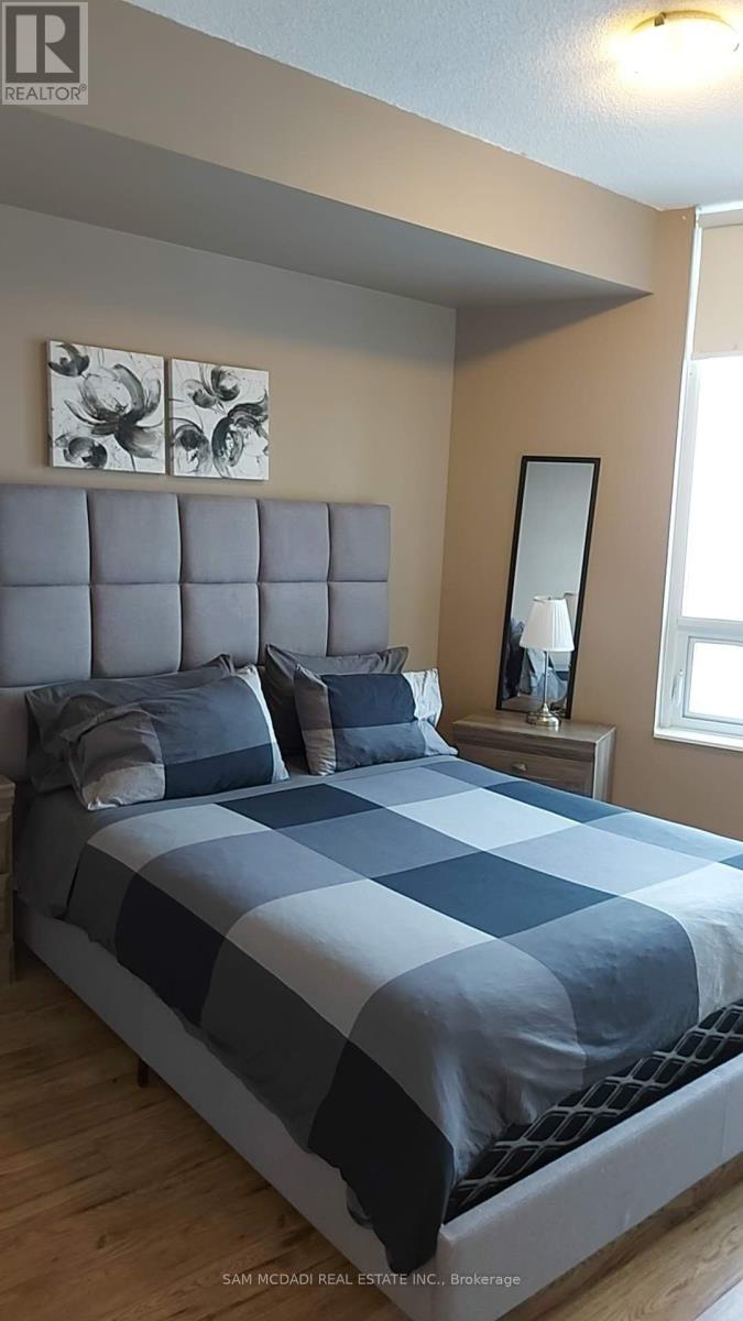 1905 - 330 Burnhamthorpe Road W, Mississauga, Ontario  L5B 0E1 - Photo 8 - W12739412