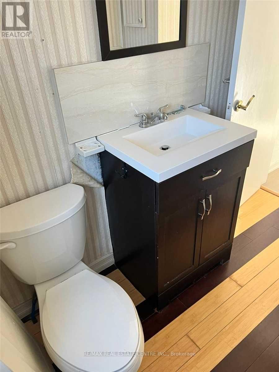 1485 Applewood Road, Mississauga, Ontario  L5E 2M2 - Photo 11 - W12739416