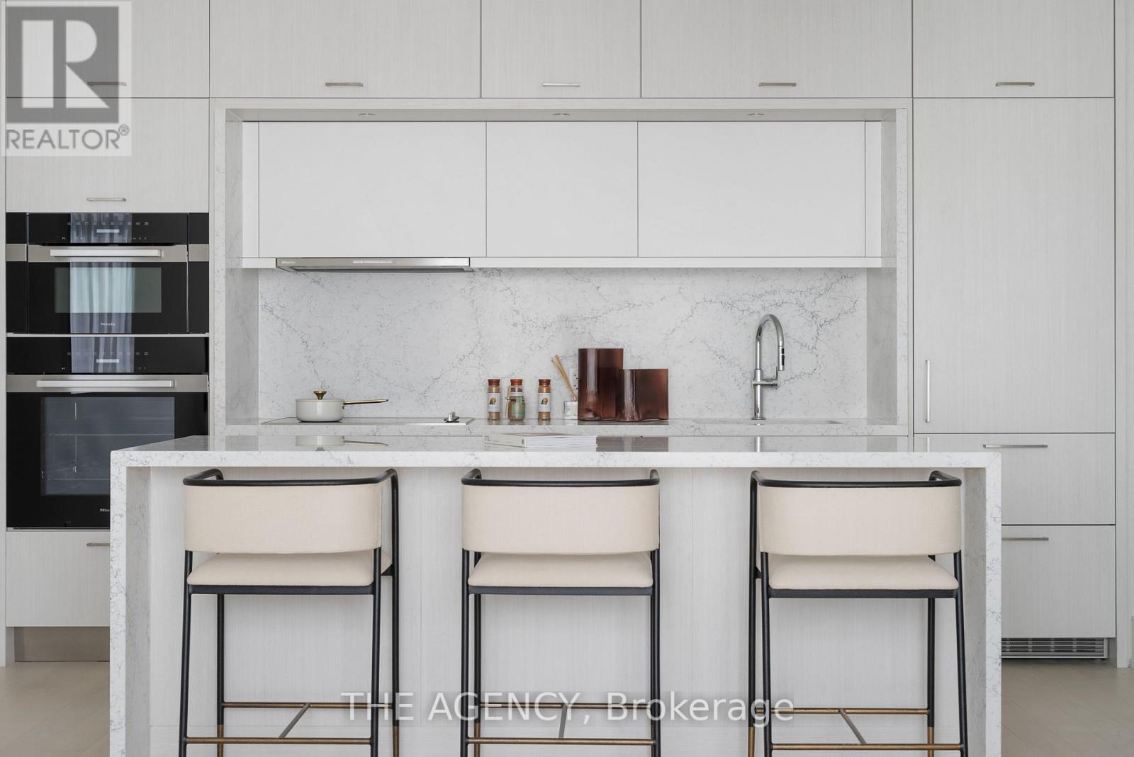 Th121 - 259 The Kingsway, Toronto, Ontario  M9A 3T6 - Photo 4 - W12739450