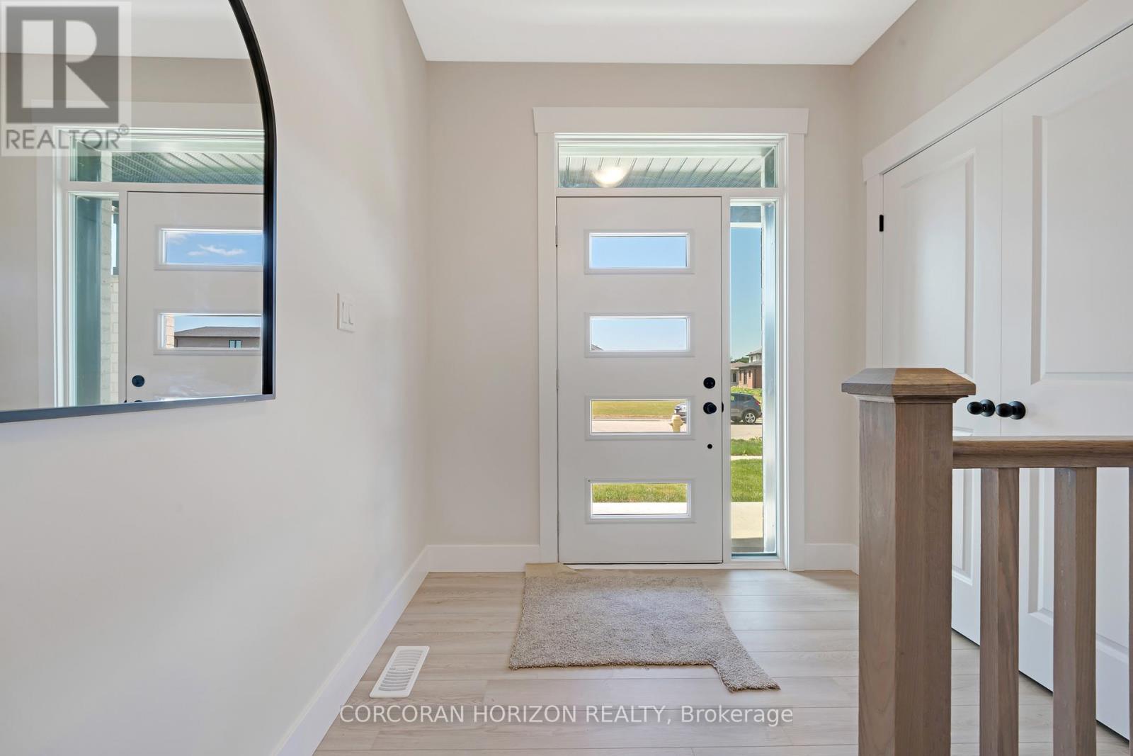 52 Moon Crescent, Cambridge, Ontario  N1S 5A7 - Photo 4 - X12739388