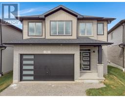 24 MOON CRESCENT, Cambridge, Ontario