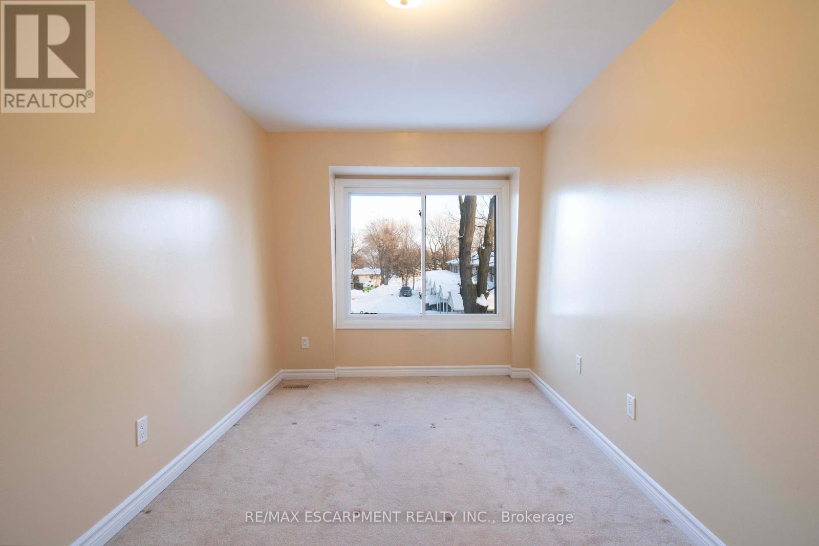 23 - 153 Limeridge Road W, Hamilton, Ontario  L9C 2V3 - Photo 18 - X12739434