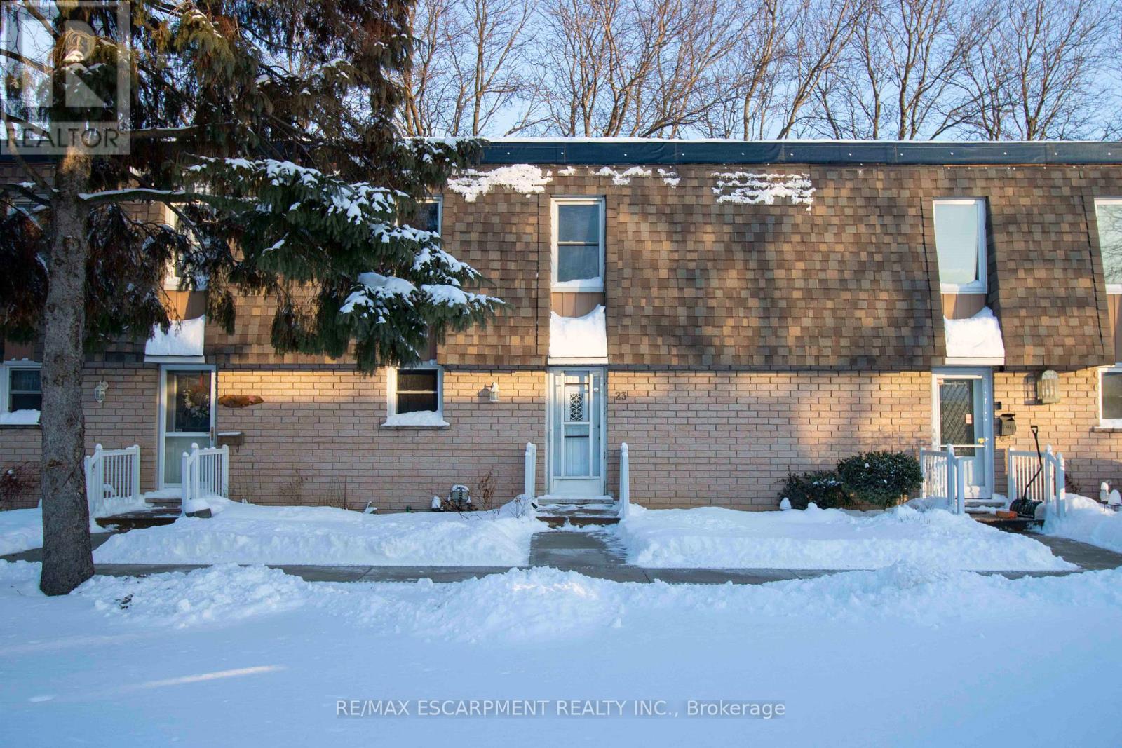 23 - 153 Limeridge Road W, Hamilton, Ontario  L9C 2V3 - Photo 2 - X12739434