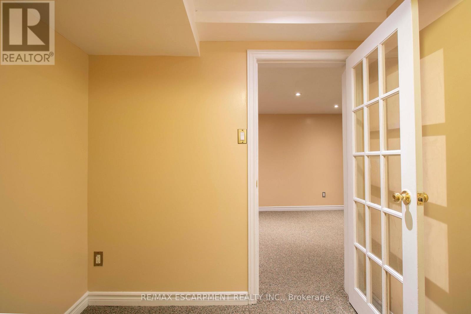 23 - 153 Limeridge Road W, Hamilton, Ontario  L9C 2V3 - Photo 27 - X12739434