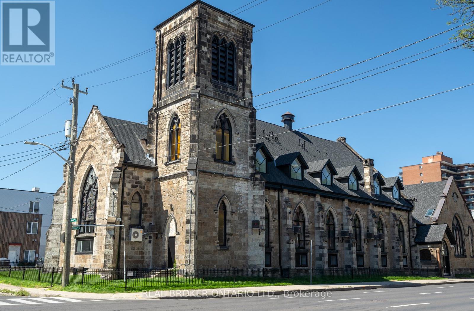 16 WEST AVENUE S, Hamilton, Ontario