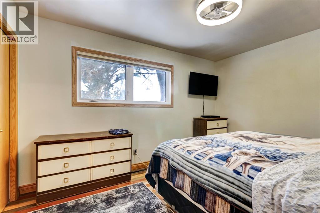 1408 106 Avenue Sw, Calgary, Alberta  T2W 0B7 - Photo 15 - A2275808