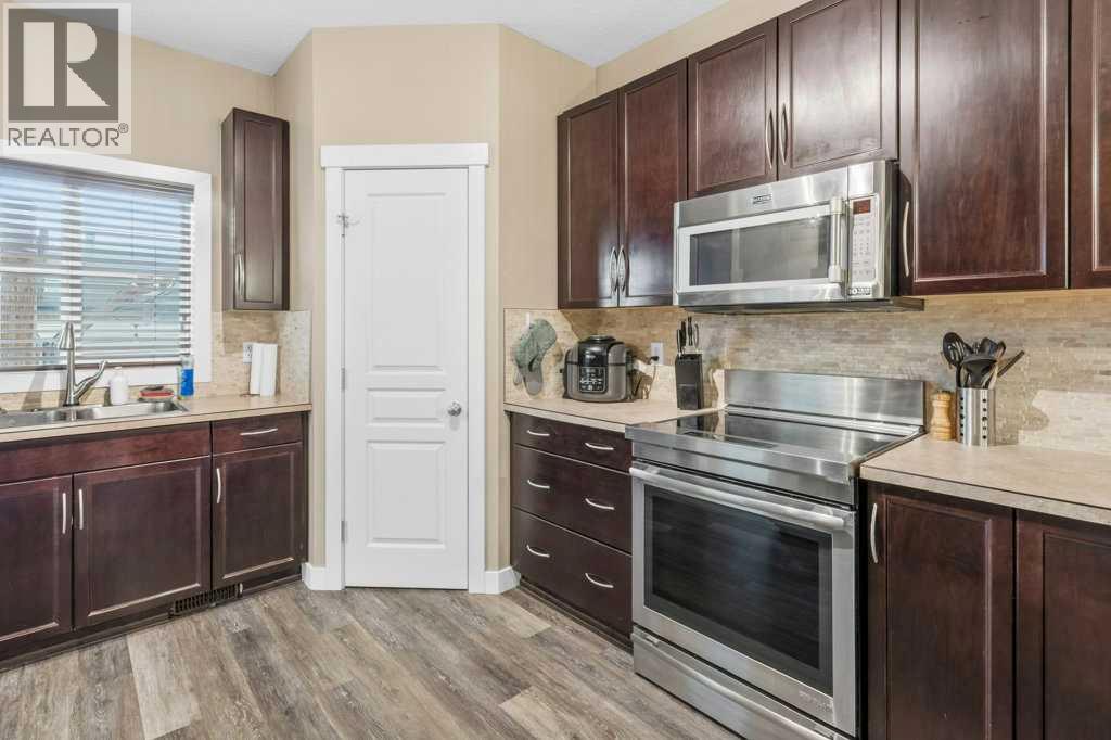 32 Royal Birch Park Nw, Calgary, Alberta  T3G 0B8 - Photo 11 - A2280645