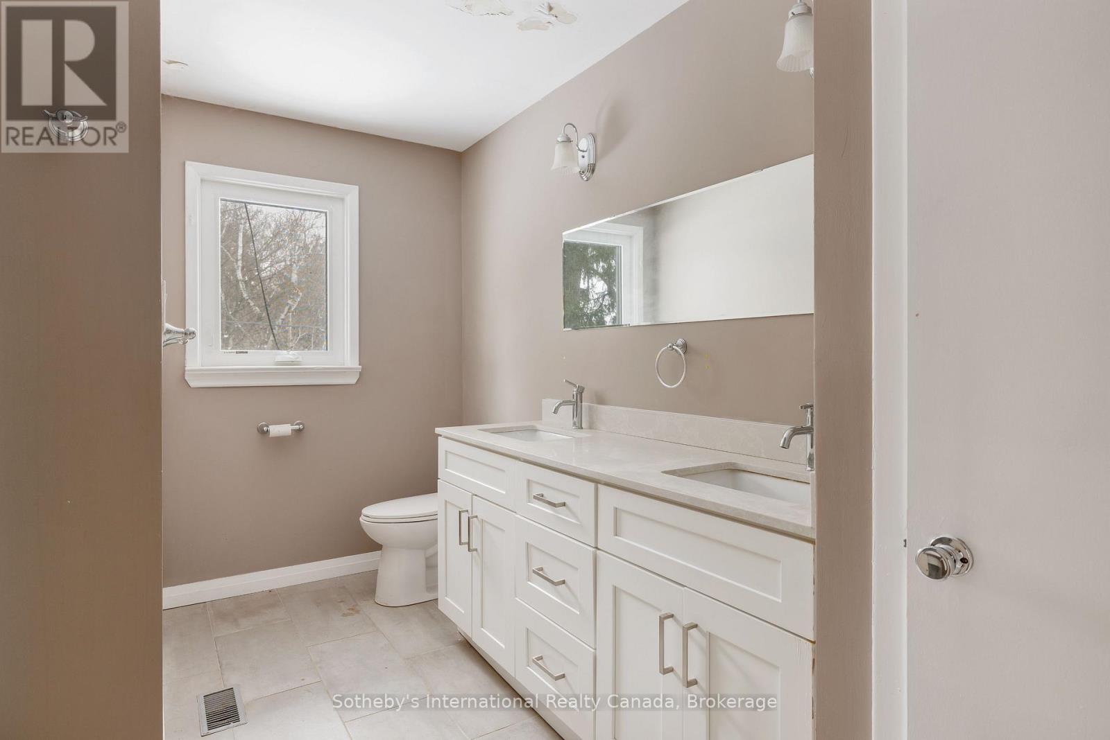 272 Pinehurst Drive, Oakville, Ontario  L6J 4X3 - Photo 14 - W12737010