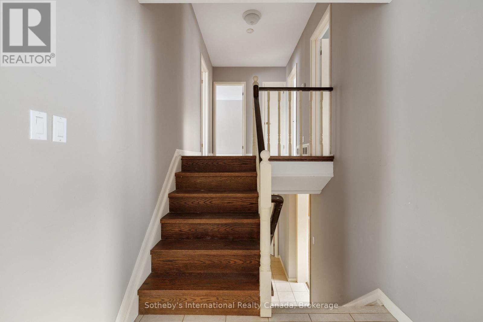 272 Pinehurst Drive, Oakville, Ontario  L6J 4X3 - Photo 19 - W12737010