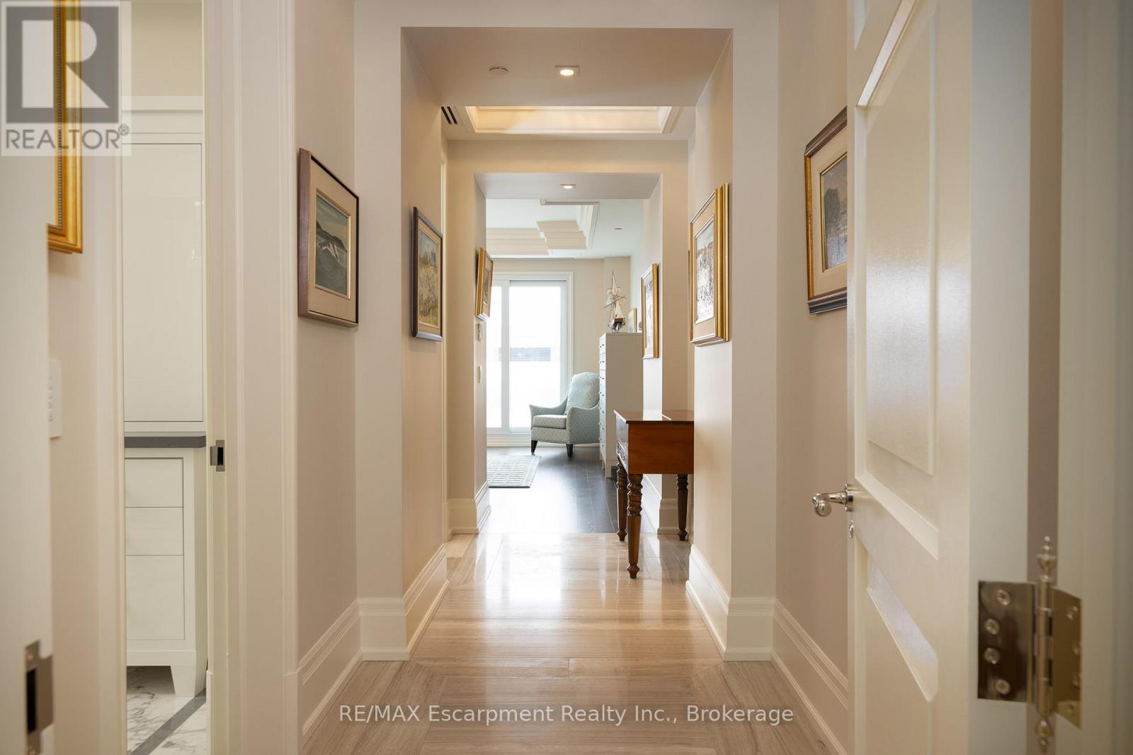 209 - 300 Randall Street, Oakville, Ontario  L6J 1R1 - Photo 15 - W12739526