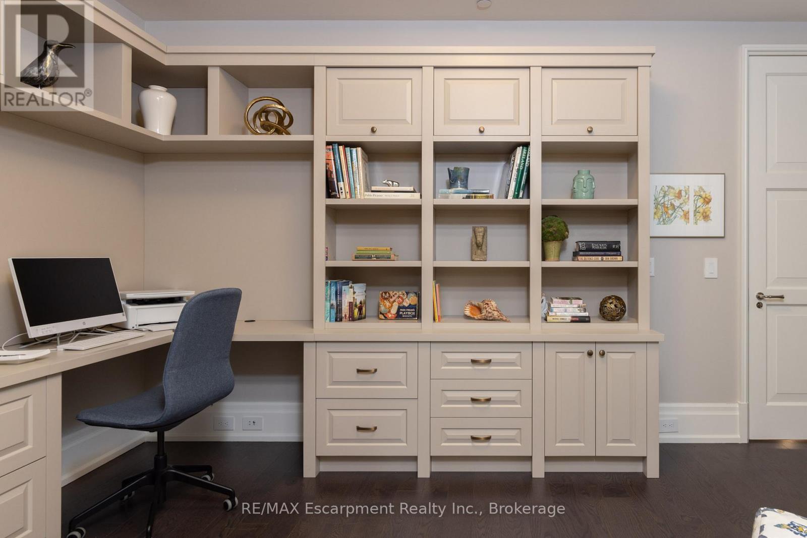 209 - 300 Randall Street, Oakville, Ontario  L6J 1R1 - Photo 22 - W12739526