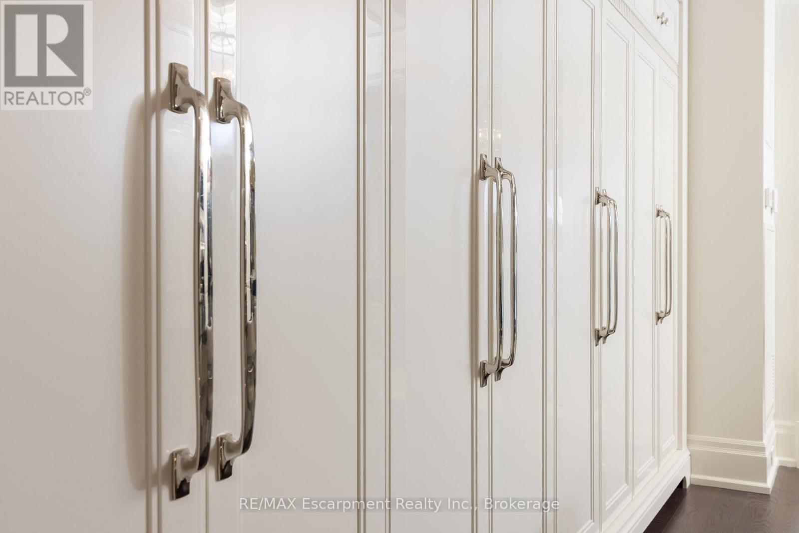 209 - 300 Randall Street, Oakville, Ontario  L6J 1R1 - Photo 7 - W12739526