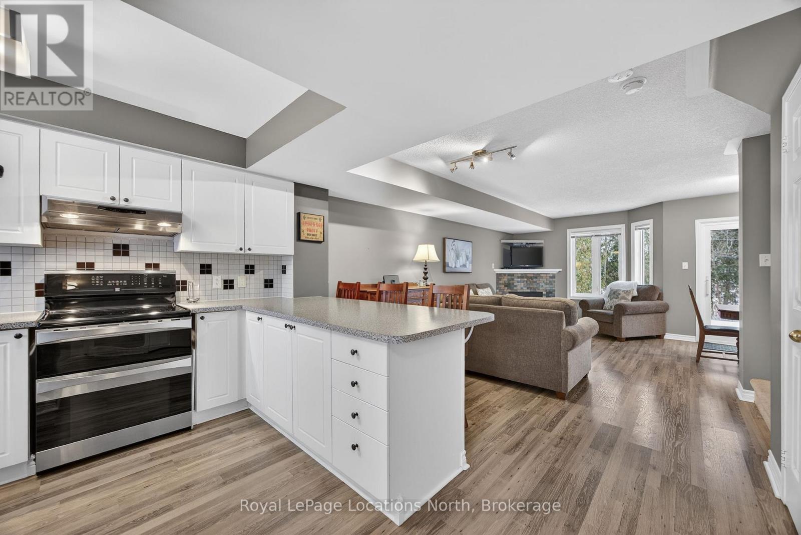 43 Sundial Court, Collingwood, Ontario  L9Y 5E5 - Photo 4 - S12739528