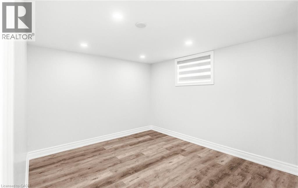 313 ASHBURY Road Unit# Lower