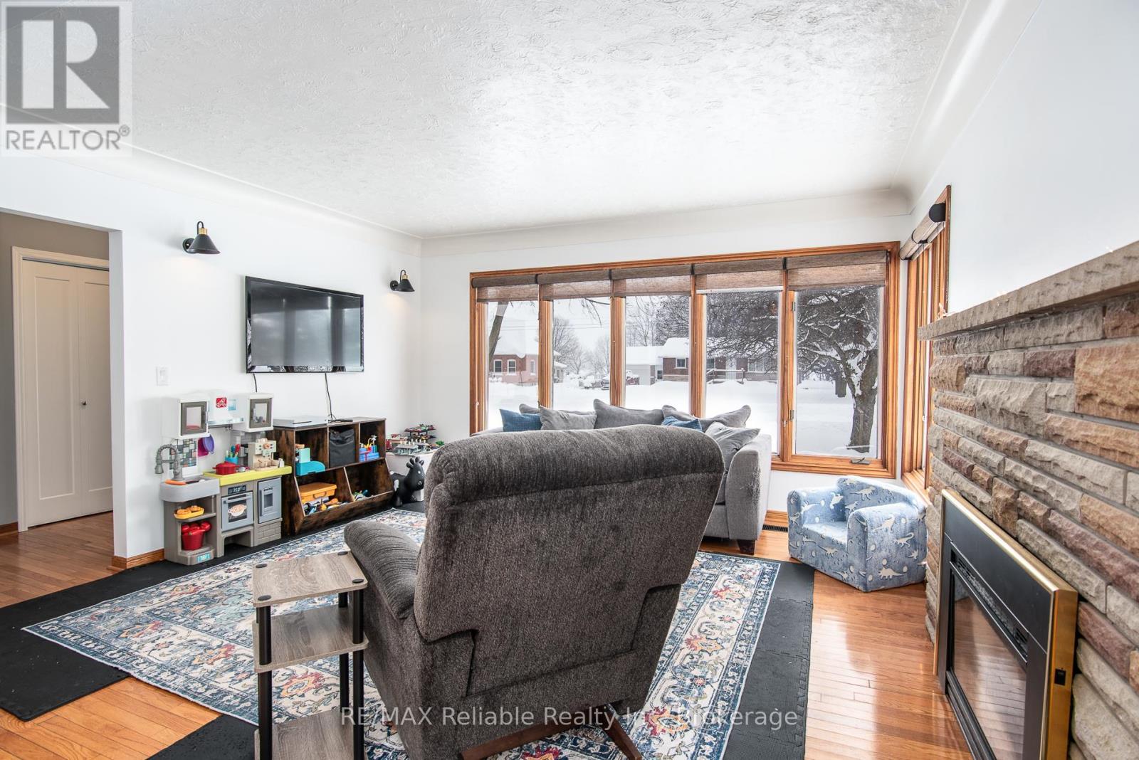 45 William Street, Huron East, Ontario N0K 1G0 - Photo 17 - X12739542