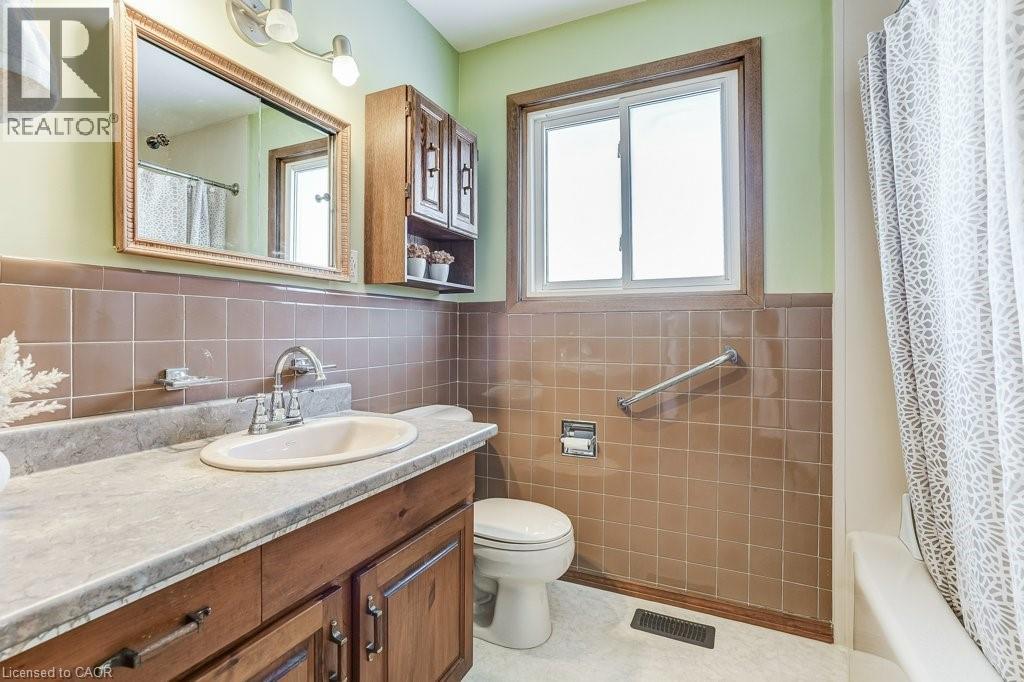 79 Fairview Road, Grimsby, Ontario  L3M 3L6 - Photo 15 - 40800350