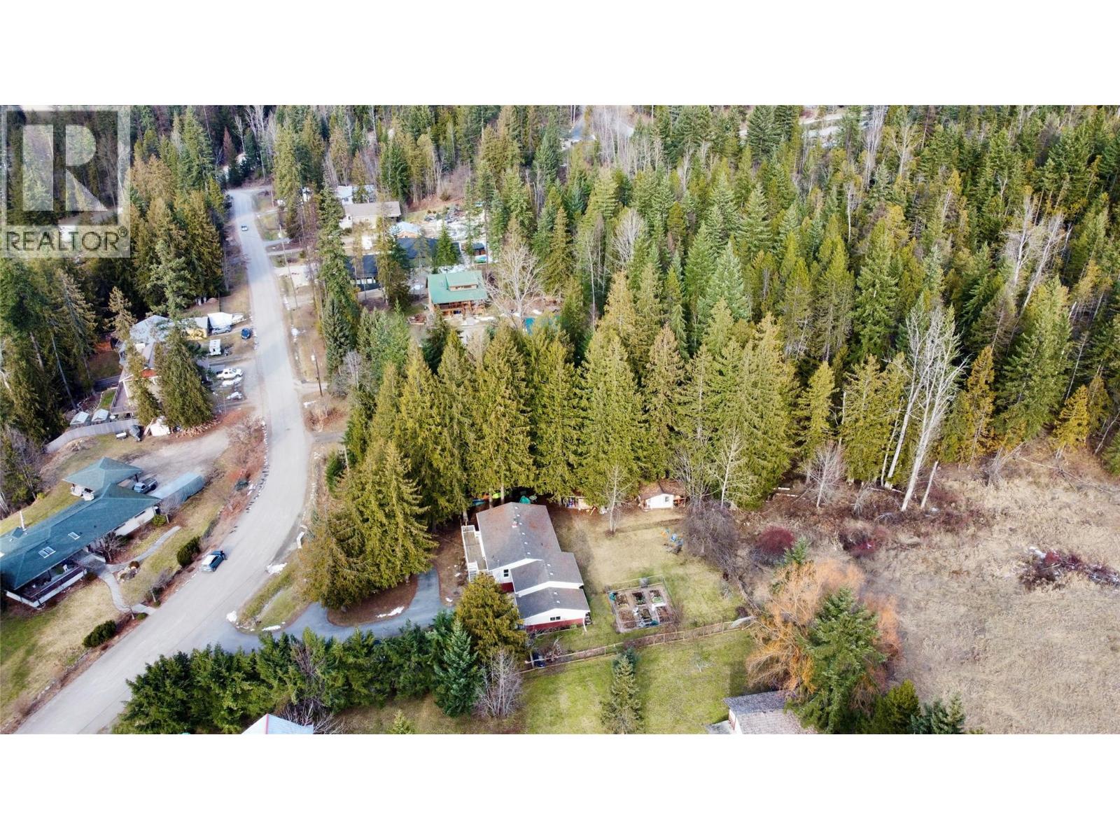 262 Glenacres Road, Nakusp, British Columbia  V0G 1R1 - Photo 3 - 10373761