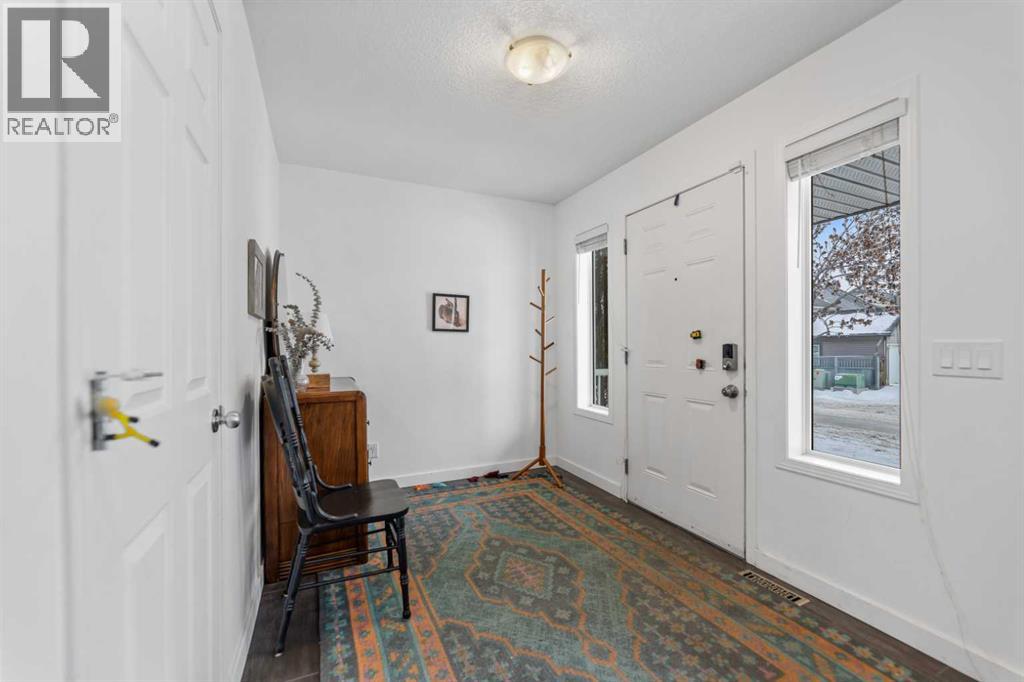 4382 Elgin Avenue Se, Calgary, Alberta  T2Z 4V9 - Photo 4 - A2279648