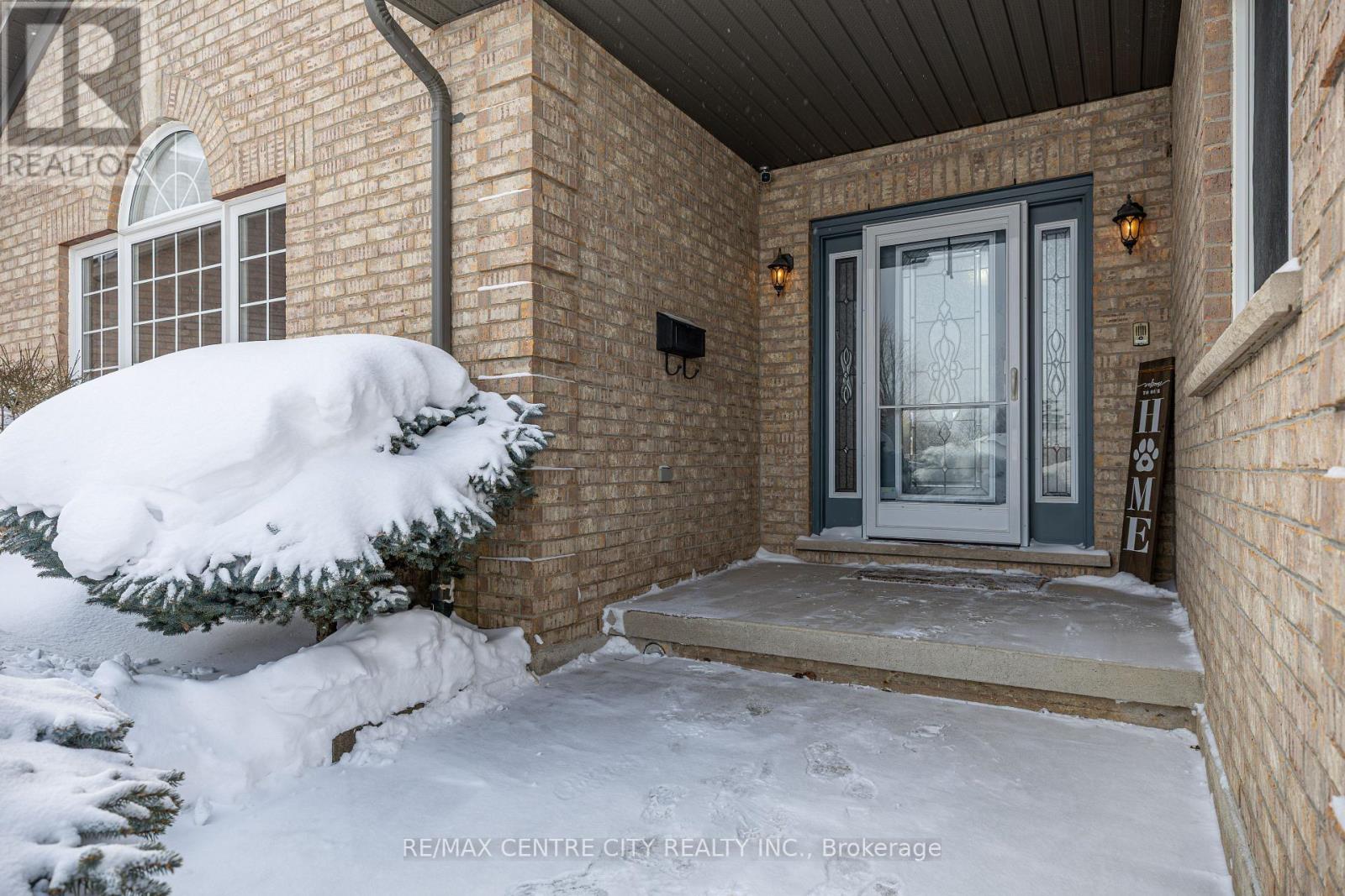 12 Prespa Court, St. Thomas, Ontario  N5R 0A8 - Photo 3 - X12739534