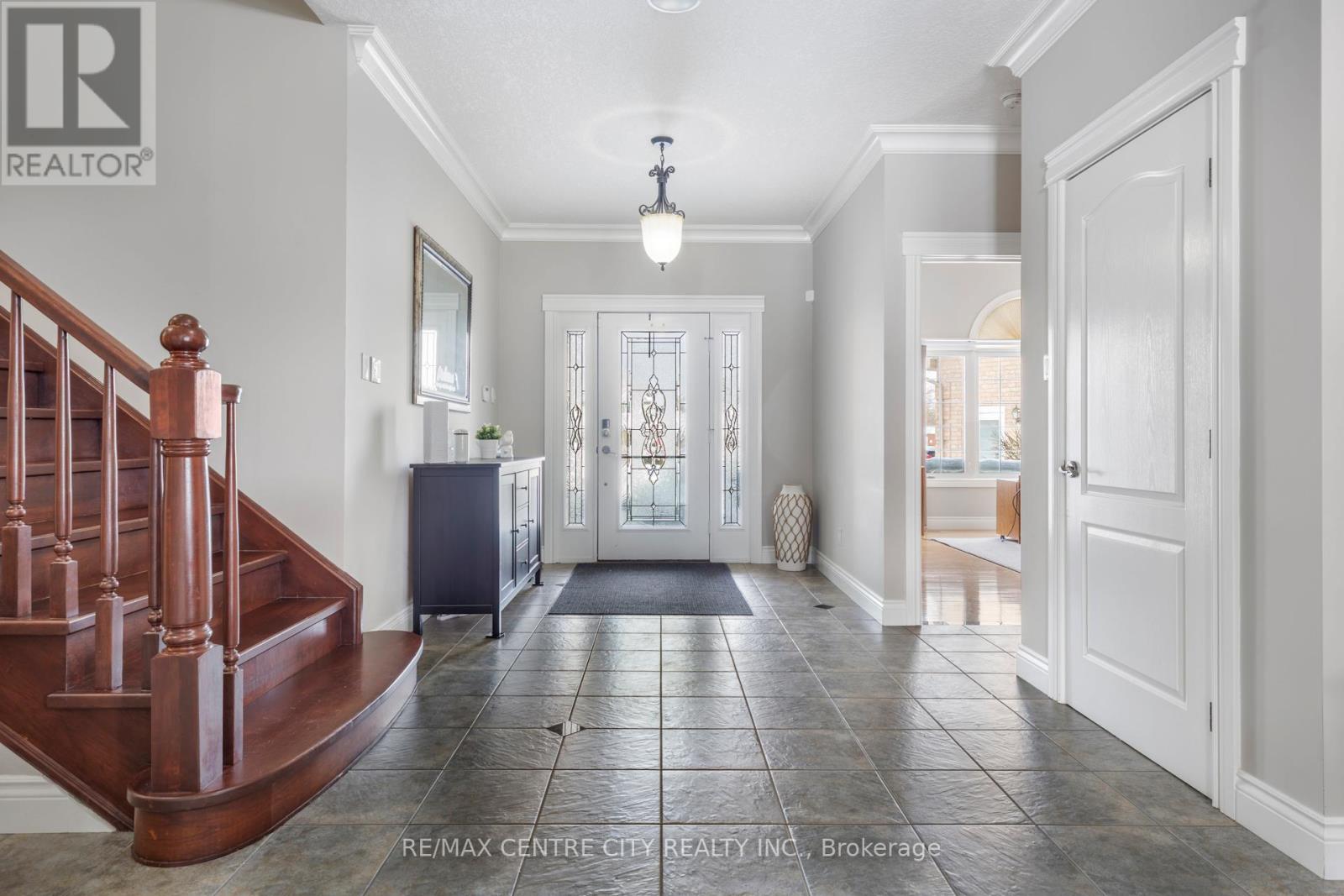 12 Prespa Court, St. Thomas, Ontario  N5R 0A8 - Photo 4 - X12739534