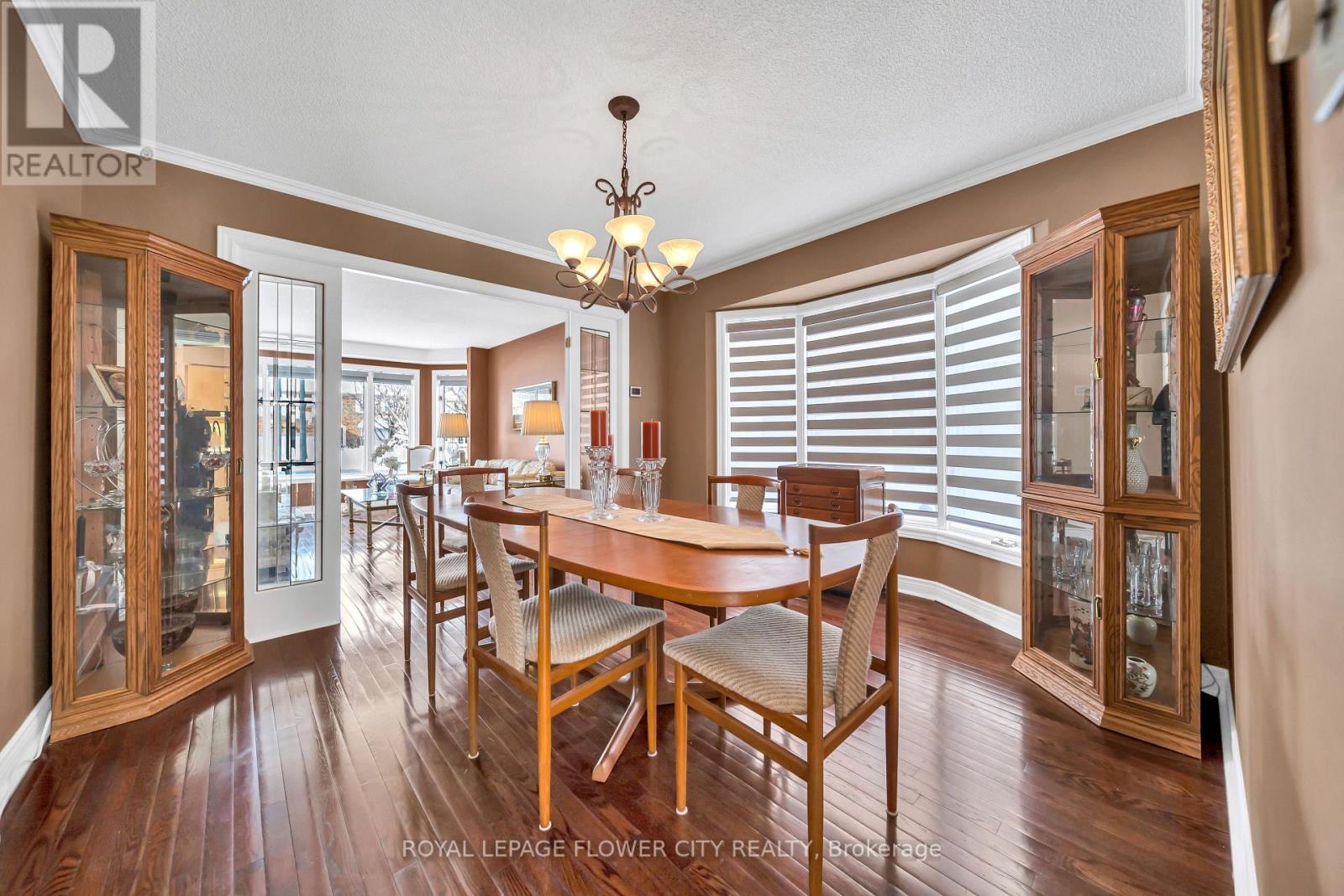 1340 Whitewater Lane, Mississauga, Ontario  L5V 1L8 - Photo 11 - W12737702