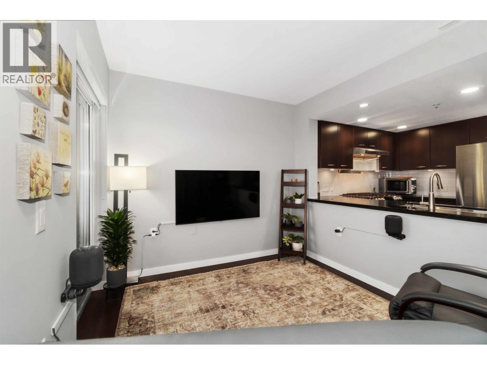 213 1288 Chesterfield Avenue, North Vancouver, British Columbia  V7M 0B1 - Photo 8 - R3084551