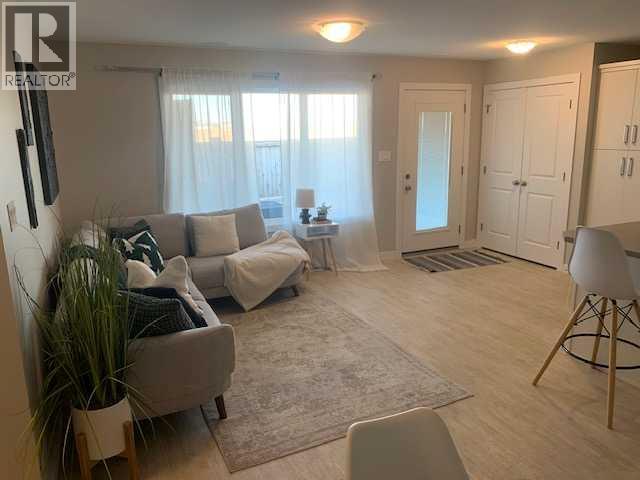 355 Skeena Crescent W, Lethbridge, Alberta  T1J 5K3 - Photo 2 - A2282602