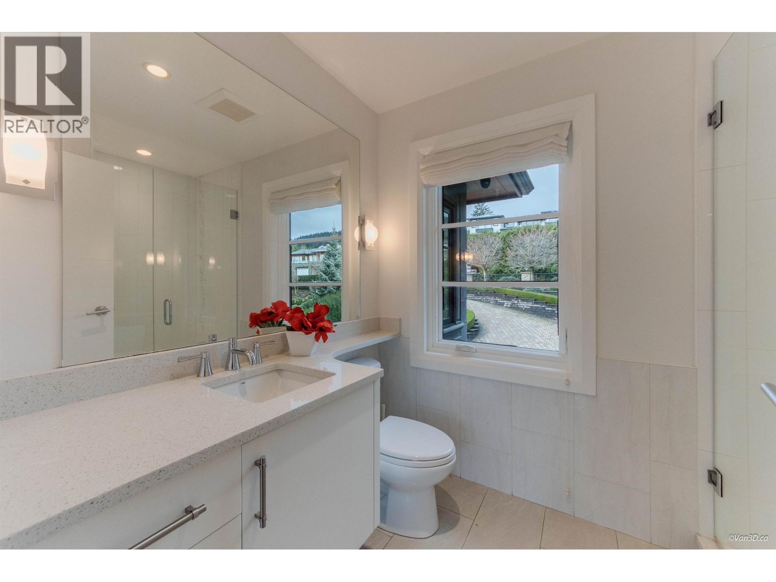 1020 Eyremount Drive, West Vancouver, British Columbia  V7S 2B3 - Photo 20 - R3084559