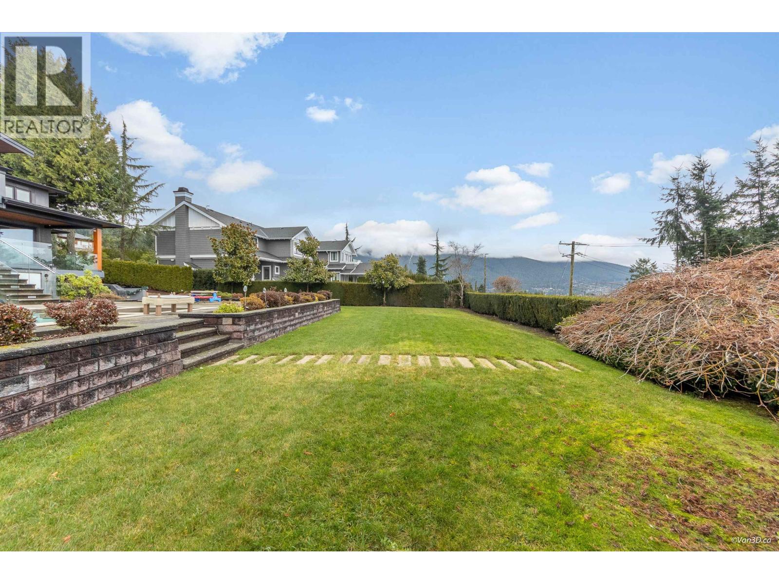 1020 Eyremount Drive, West Vancouver, British Columbia  V7S 2B3 - Photo 36 - R3084559