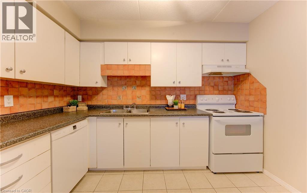3085 Kingsway Drive Unit# 50, Kitchener, Ontario  N2C 2P2 - Photo 14 - 40792310