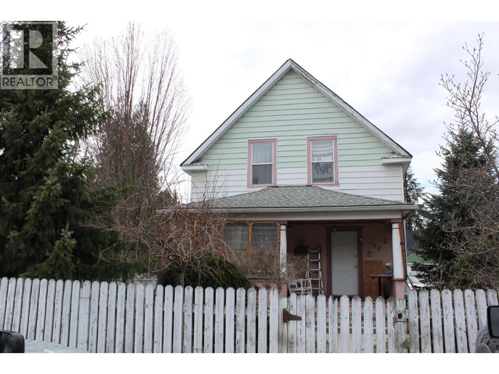102 1st Avenue, Nakusp, British Columbia V0G 1R0 - Photo 2 - 2474550