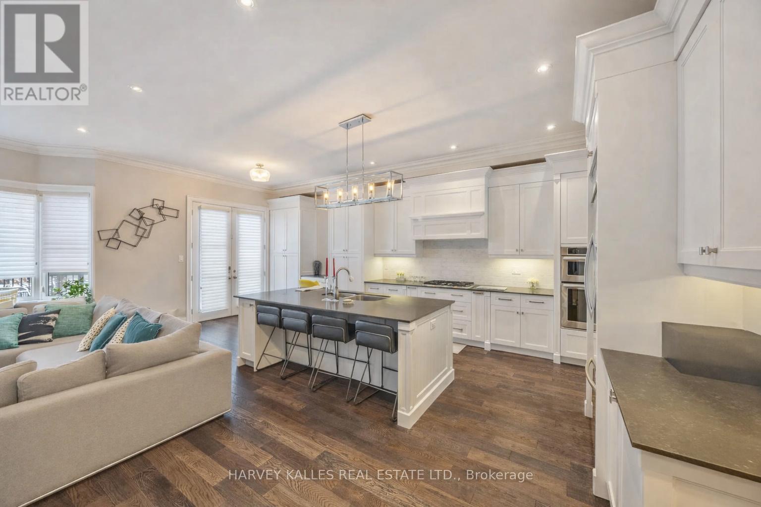 575 Fairlawn Avenue, Toronto, Ontario  M5M 1V7 - Photo 11 - C12739580